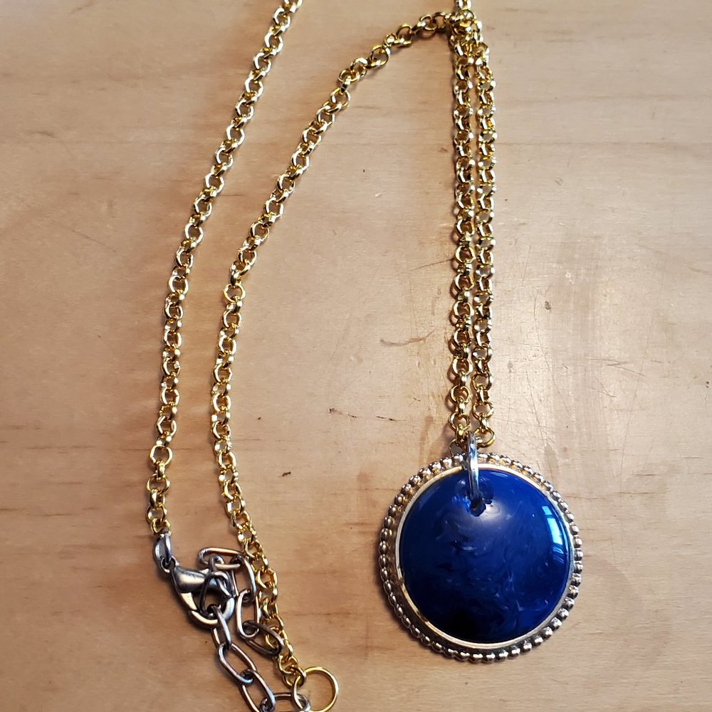 Blue Lapis Circle Pendant Gold Tone Necklace 17"